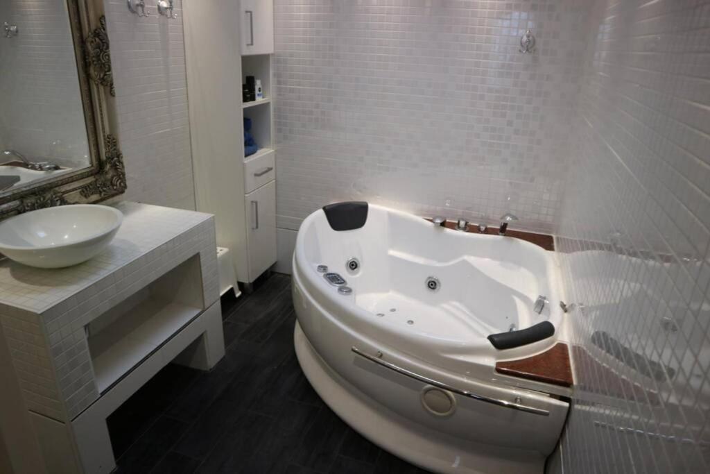 Lake House 74, Luxury Accommodation Ir Sauna Warmond المظهر الخارجي الصورة